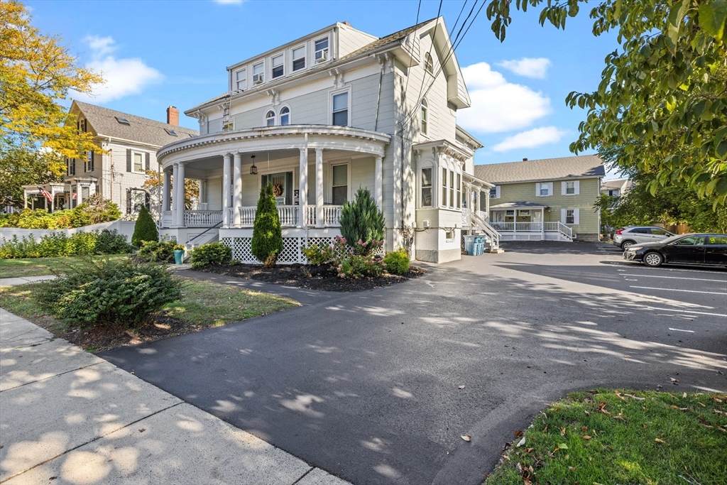 48 Warren Avenue - Photo 1