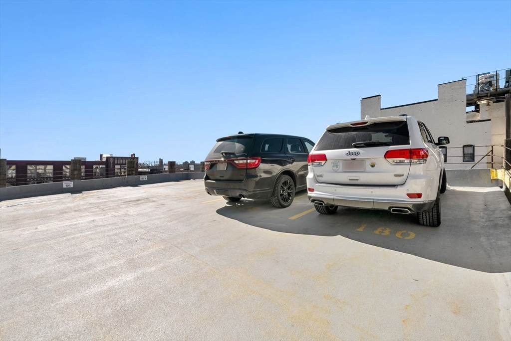 425 Newbury St - Photo 1