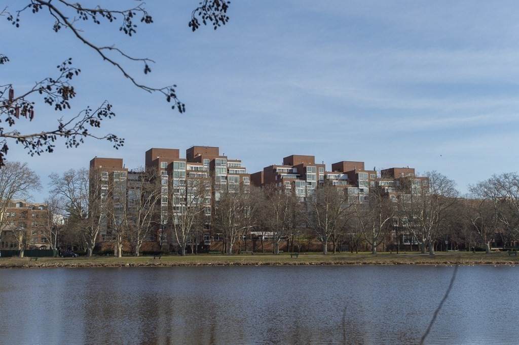 975 Memorial Drive - Photo 1