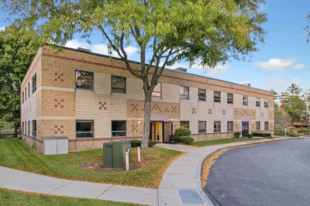 430 Boston St - Photo 1