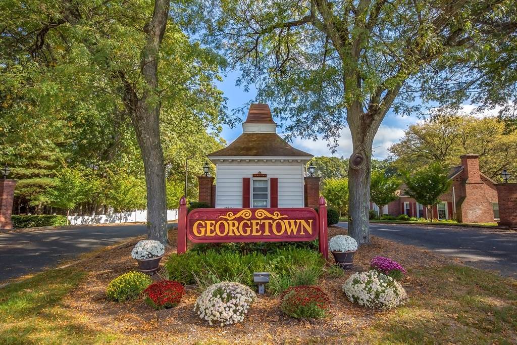 52 Smithfield Ct - Photo 1