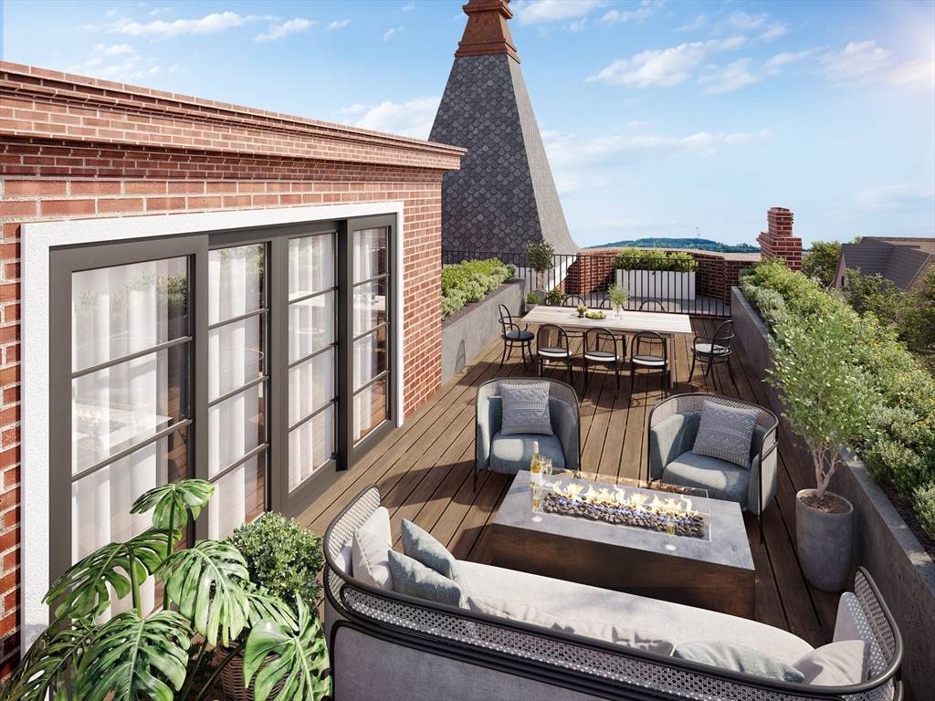 323 Commonwealth Avenue - Photo 1