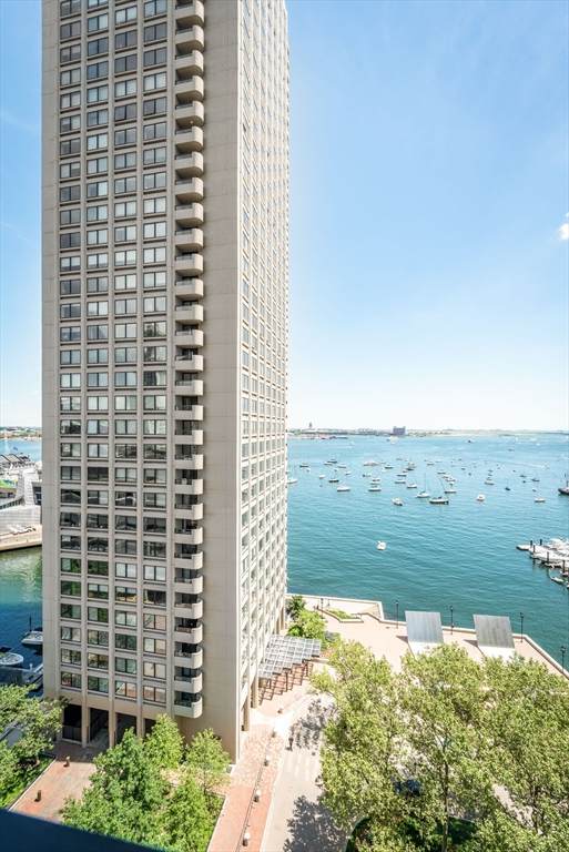 85 E India Row - Photo 1