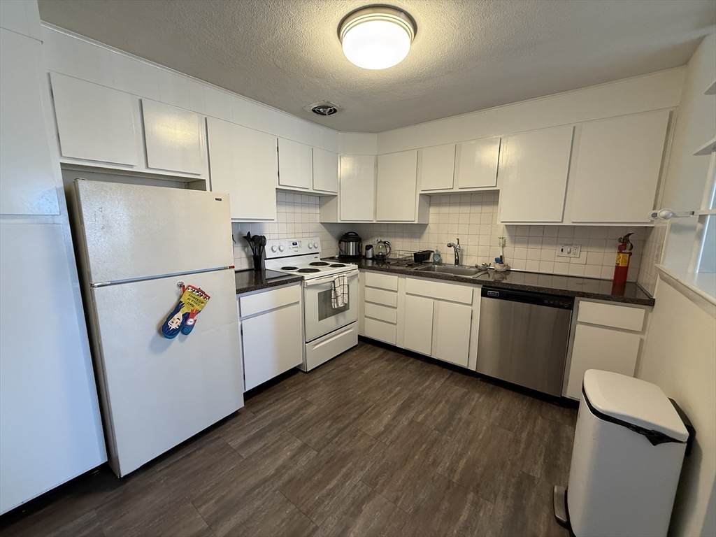 24 Patten Street - Photo 1