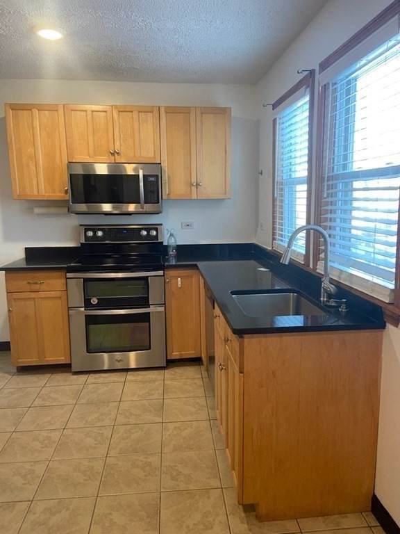 35 Endicott St - Photo 1