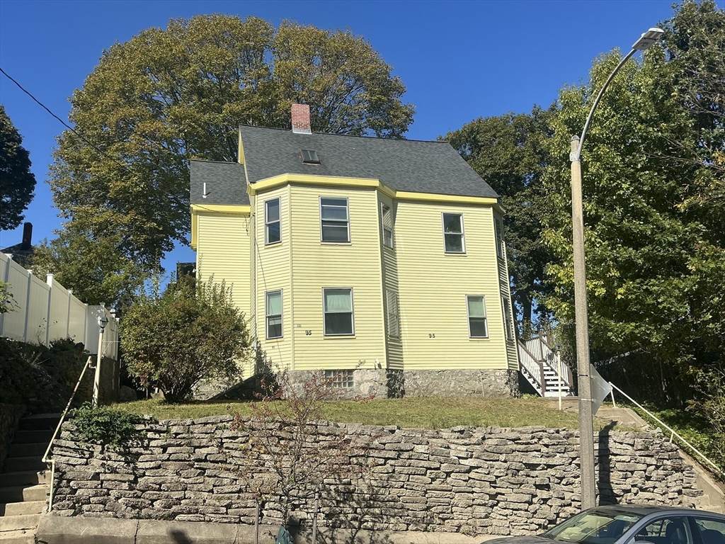 95 Newburg St - Photo 1