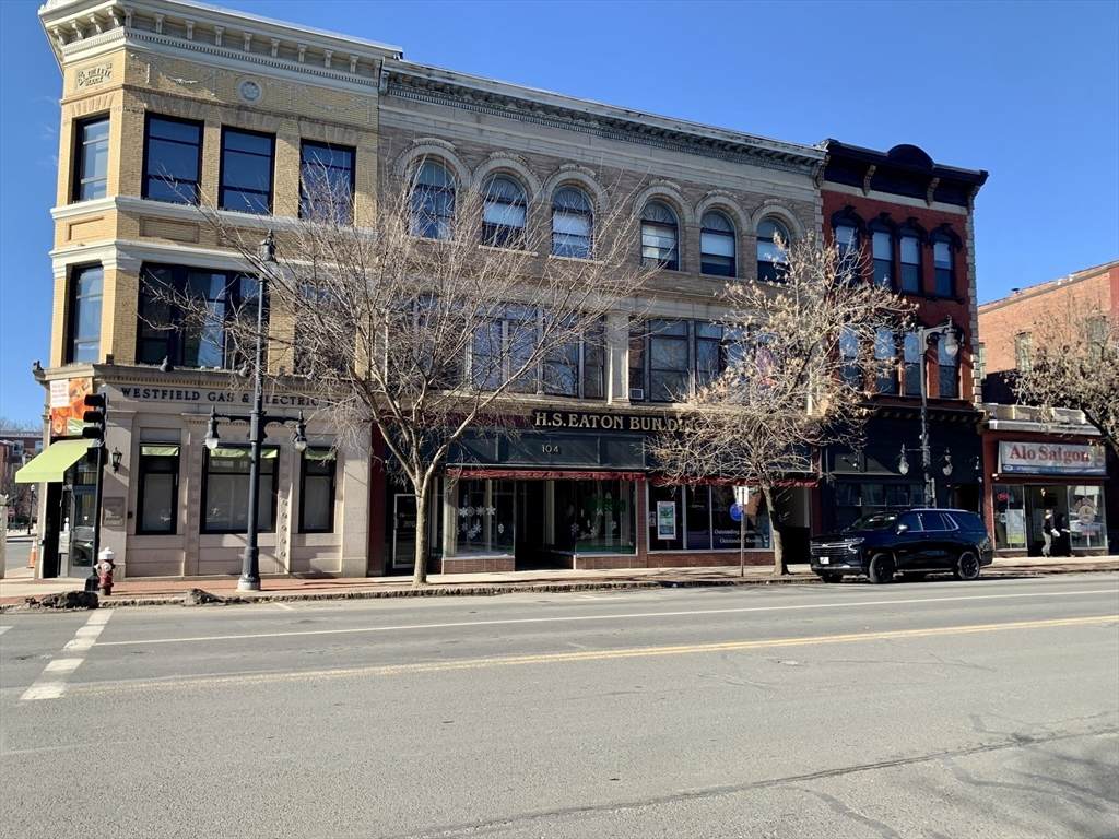 102 Elm St - Photo 1