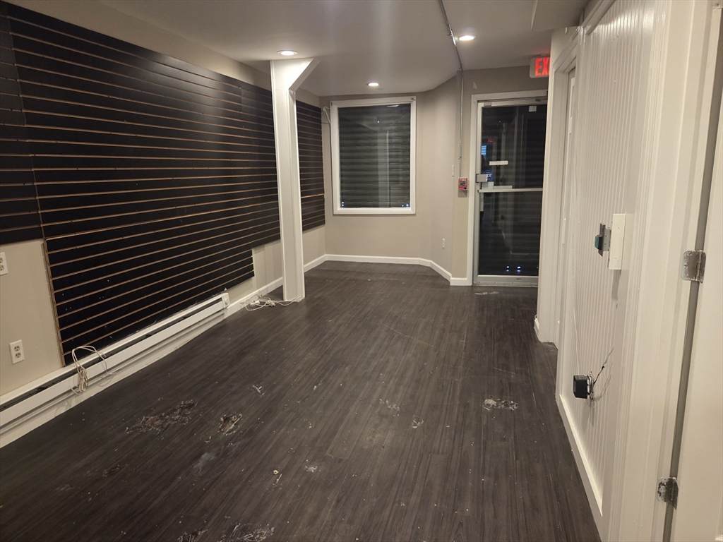 48 Common St - Photo 1