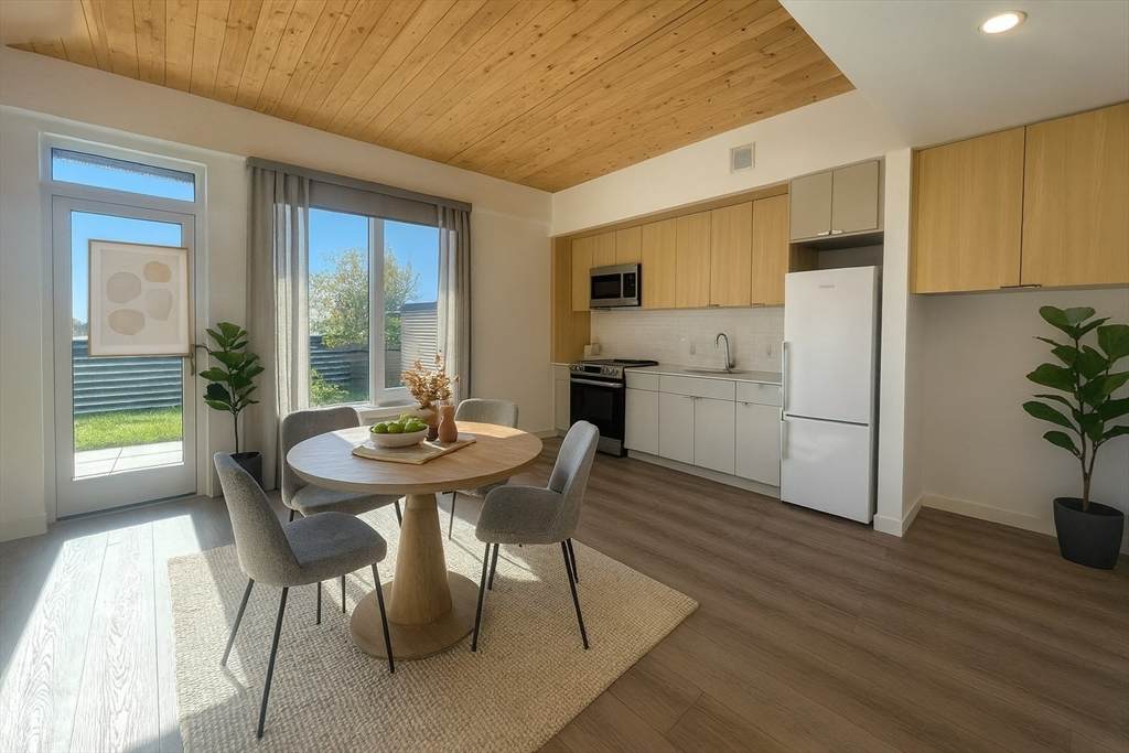 154 Broadway - Photo 1