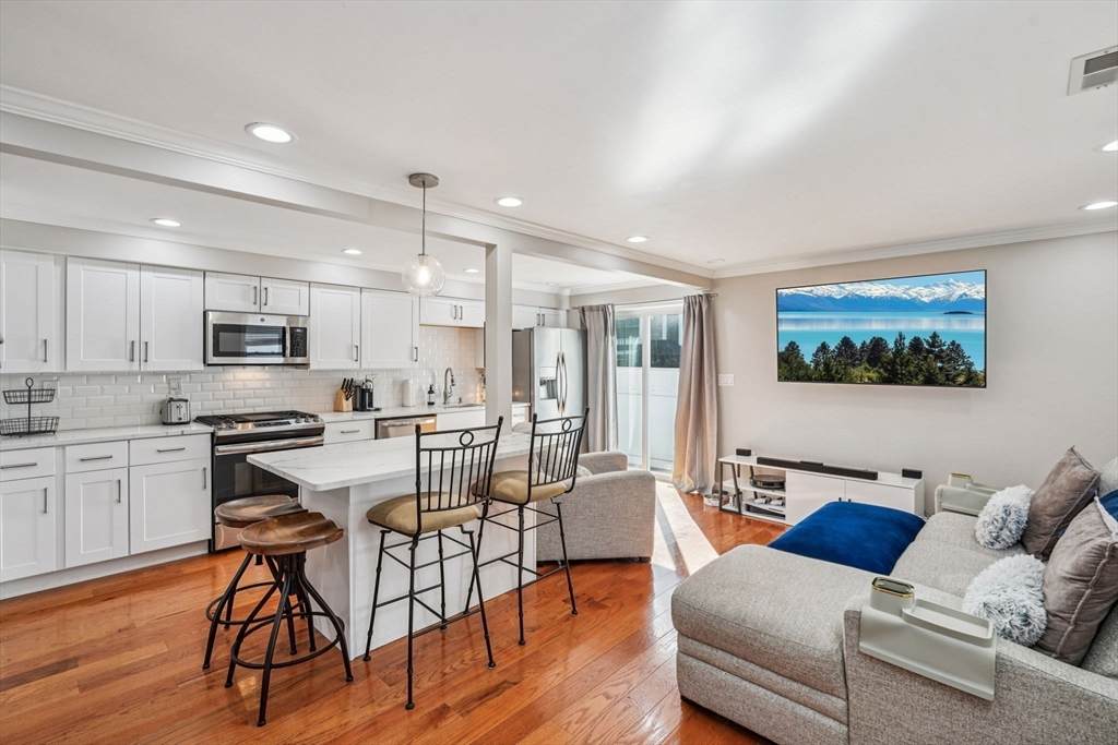 152 Saratoga St - Photo 1