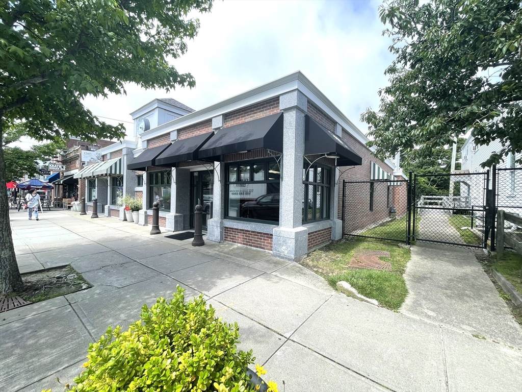 328 Main St - Photo 1