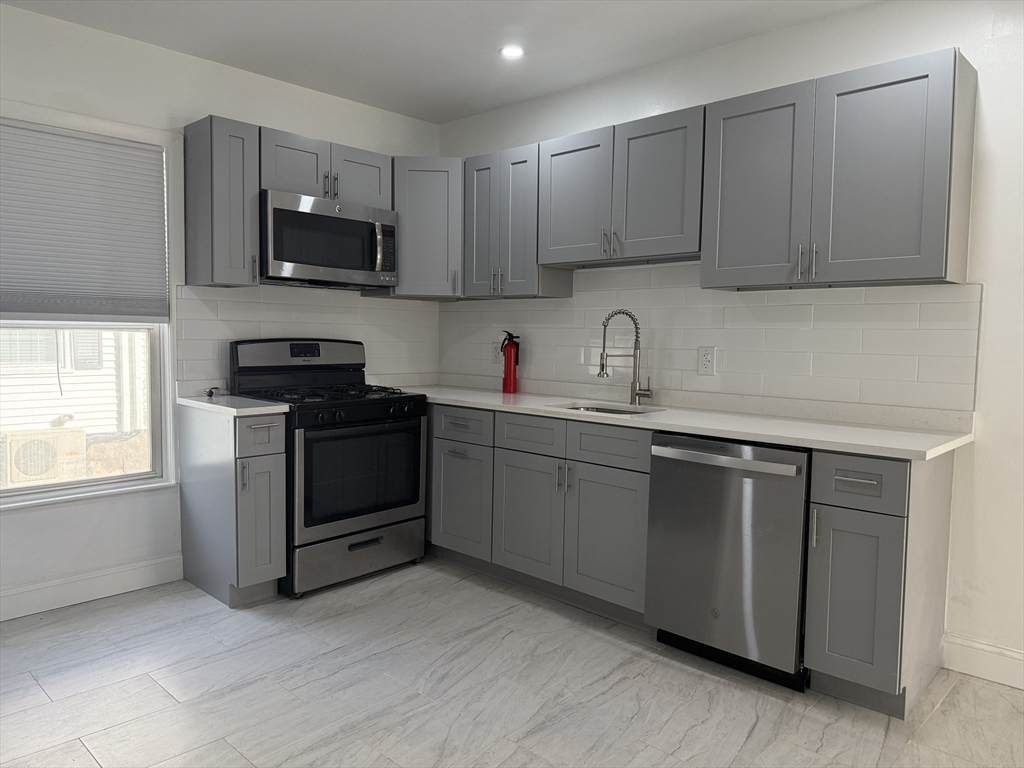 15 Linwood St - Photo 1