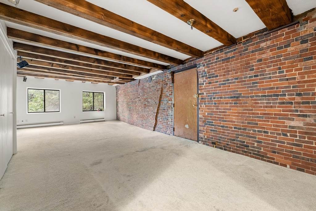 170 Commercial St - Photo 1