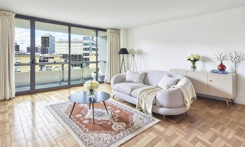 566 Commonwealth - Photo 1