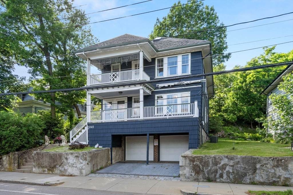 1045 Adams Street - Photo 1