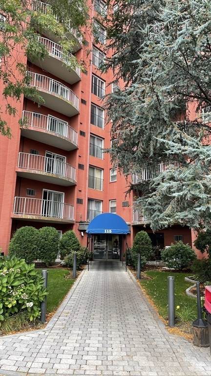 115 W Squantum St - Photo 1