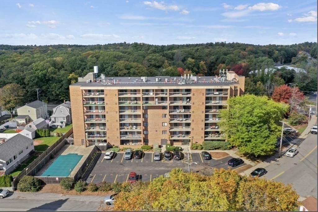 289 Elm St - Photo 1