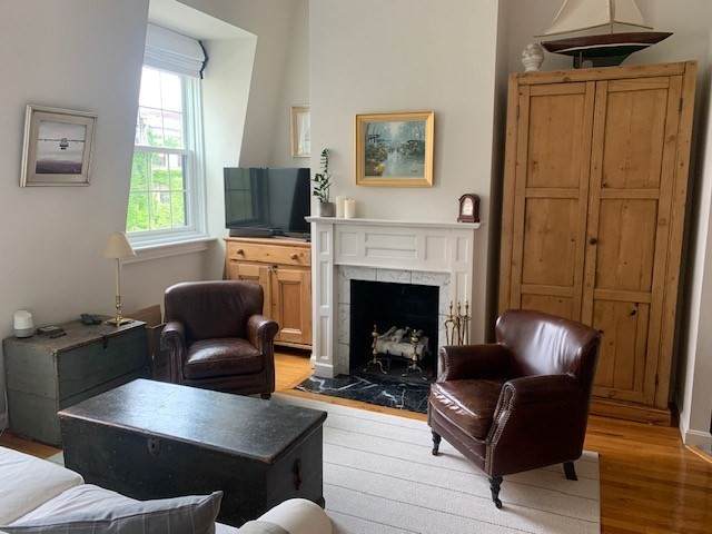 341 Beacon - Photo 1