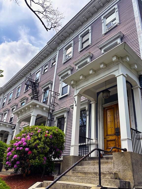 178 Bowen Street - Photo 1