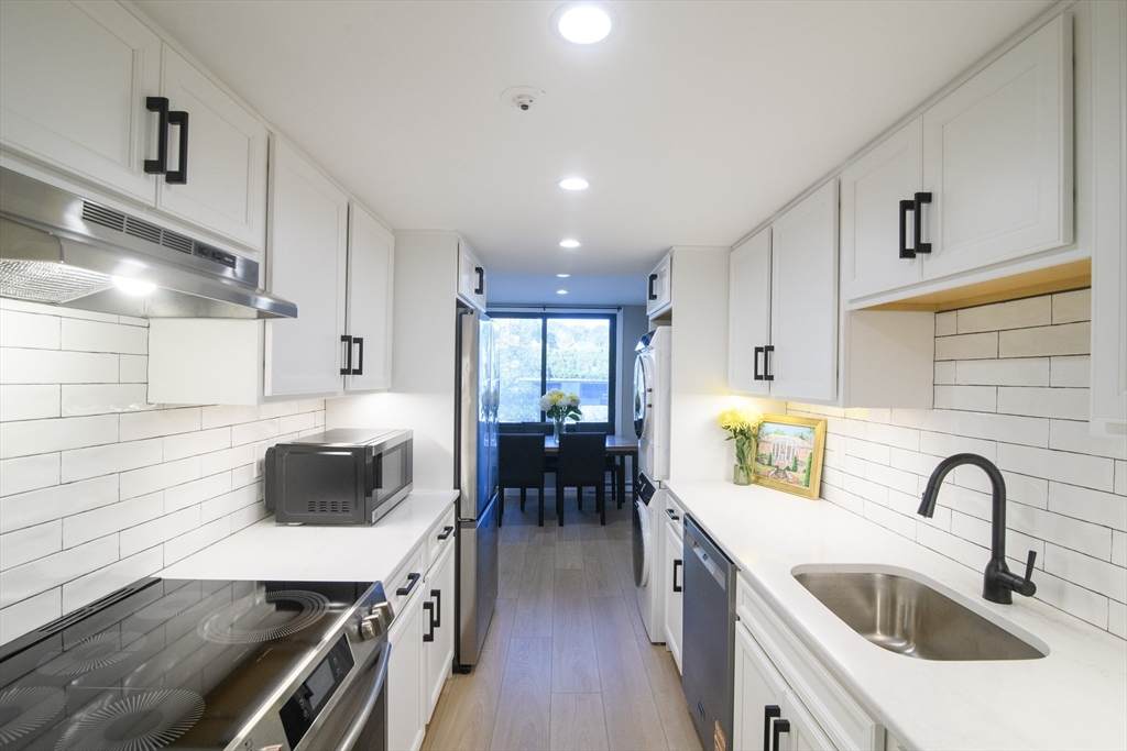 49 Melrose St - Photo 1