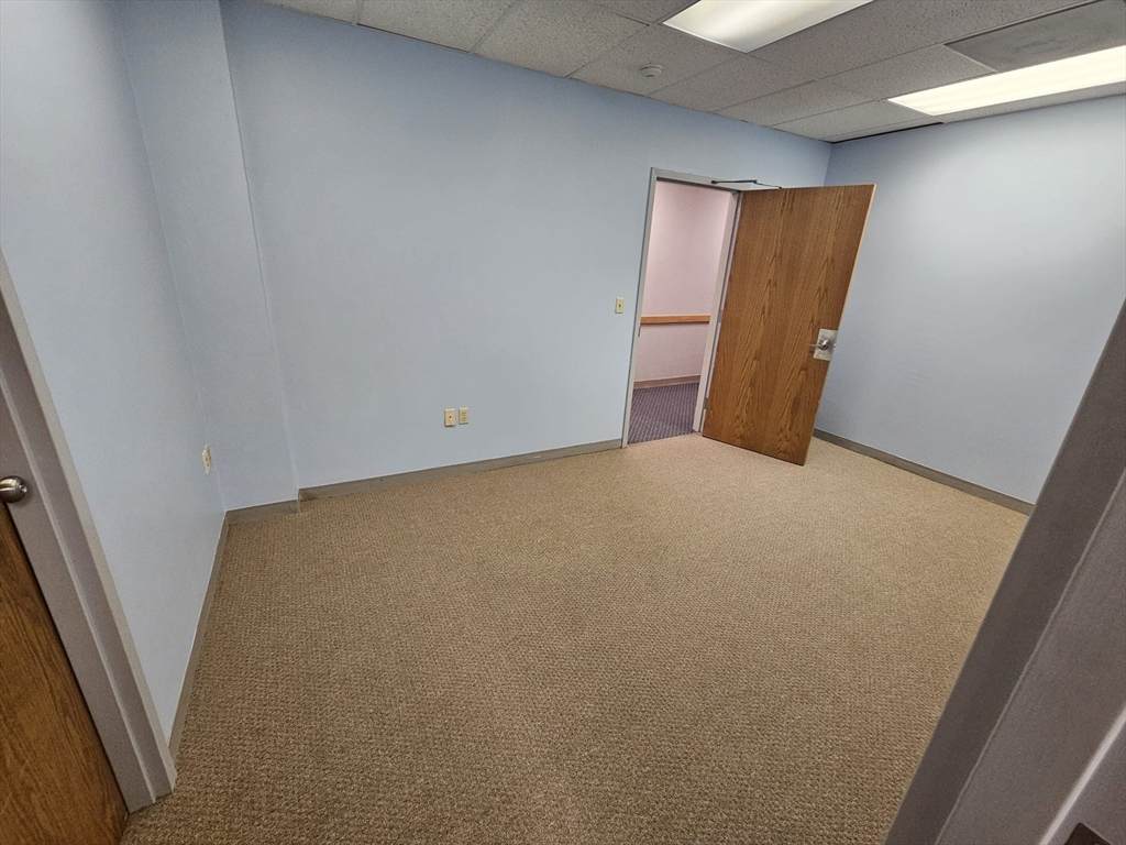 1017 Turnpike St - Photo 1