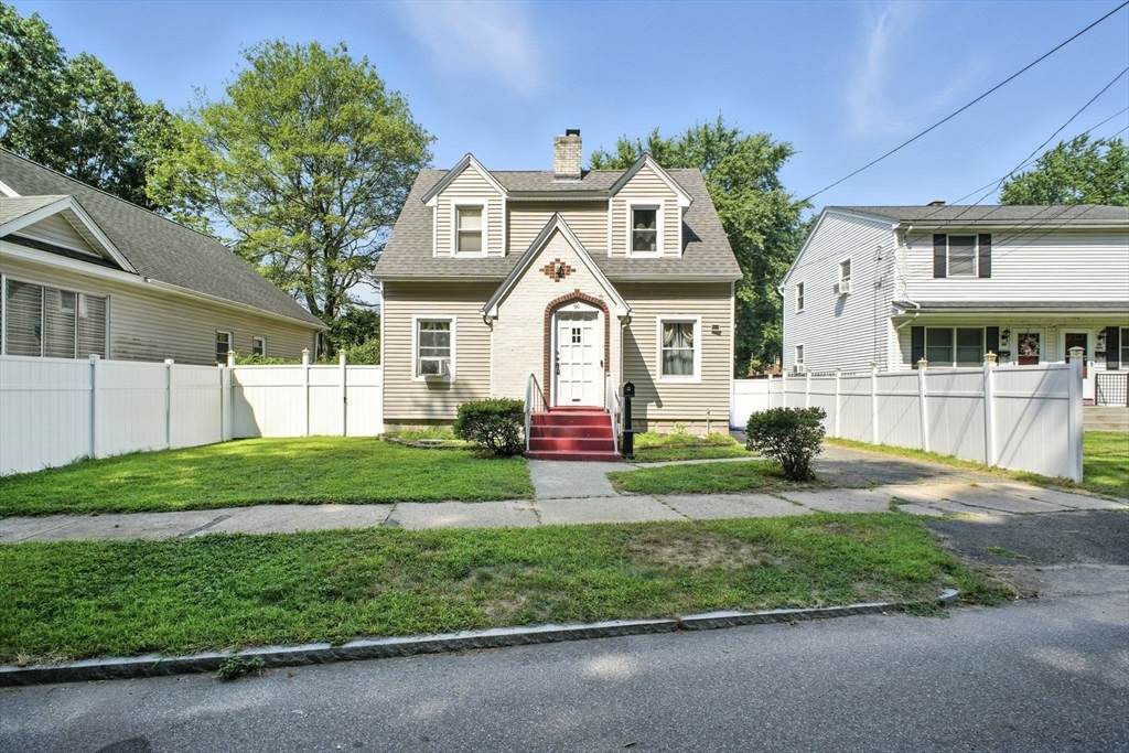 90 Saint James Cir - Photo 1