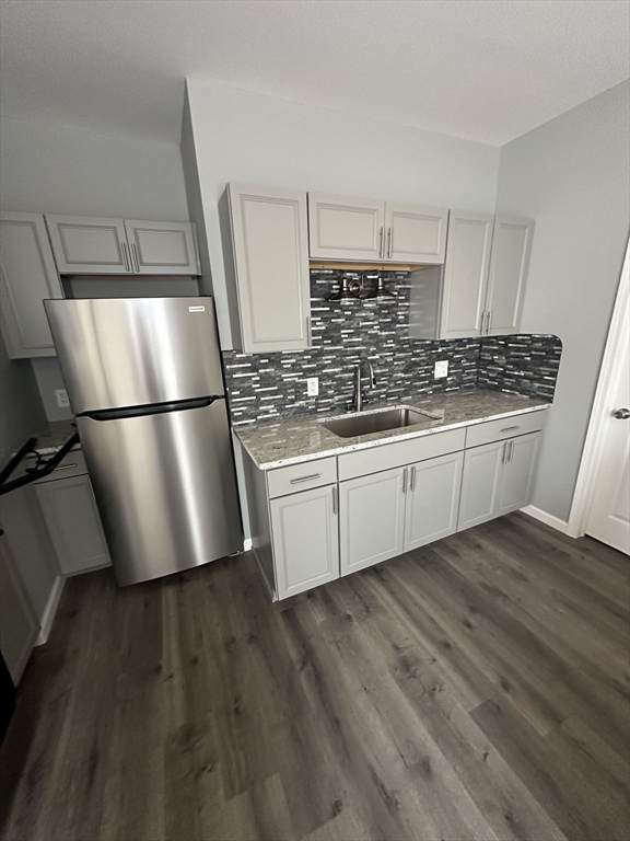 371 Dickinson St - Photo 1