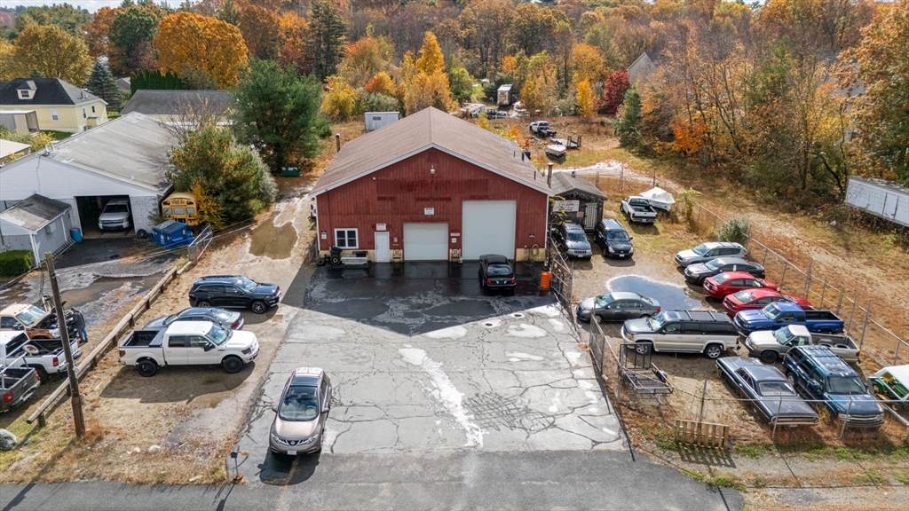 634 Winthrop St - Photo 1