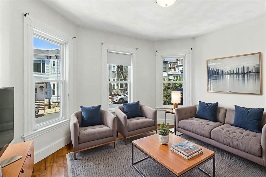 647 East Third - Photo 1