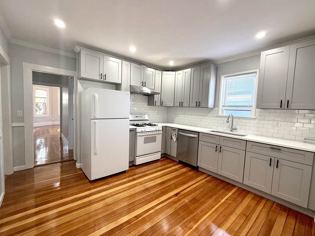 19-21 Dearborn Ave - Photo 1