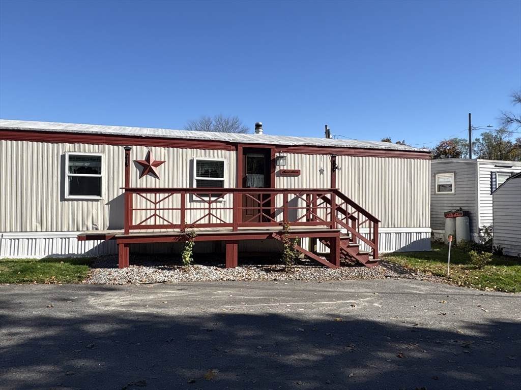 557 Southwest Cutoff - Photo 1