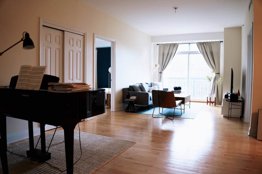 110 Cypress St - Photo 1