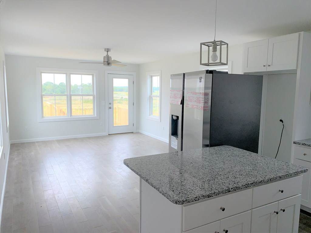 17 North End Blvd - Photo 1