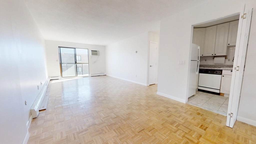 164 Galen St - Photo 1