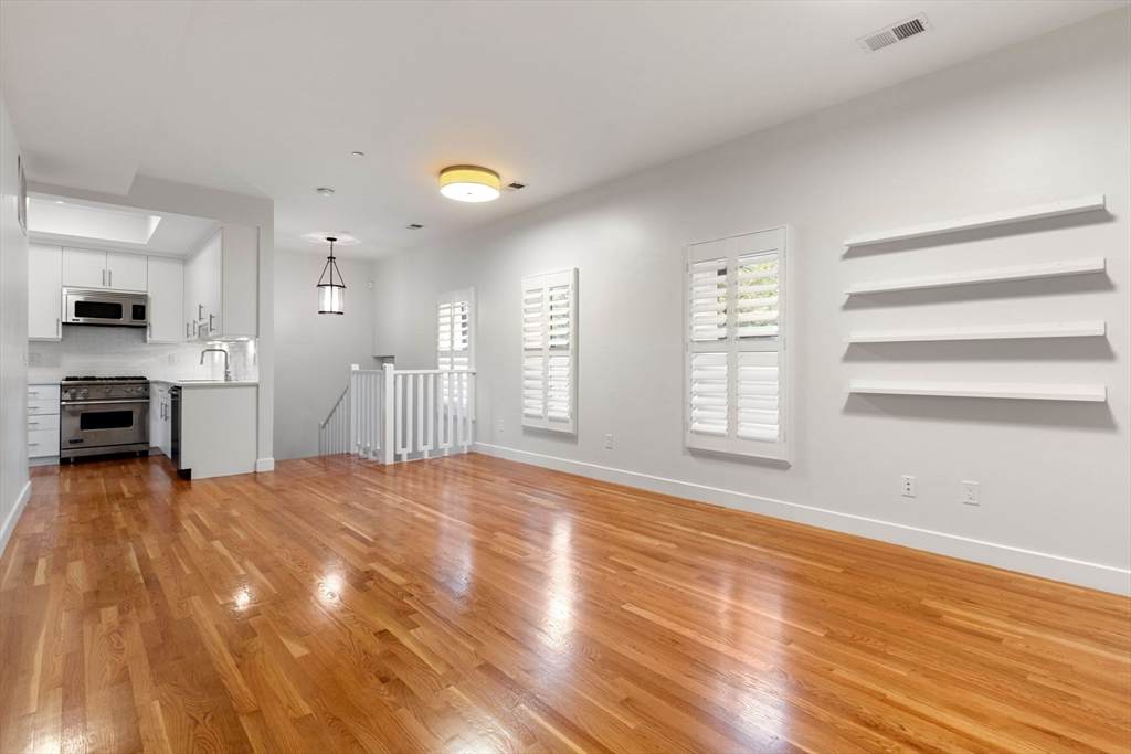 242 Shawmut Avenue - Photo 1