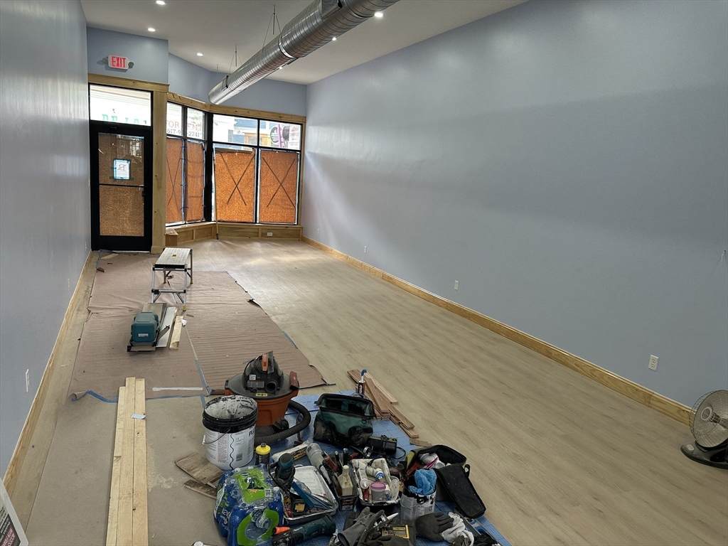 371 A Centre St - Photo 1