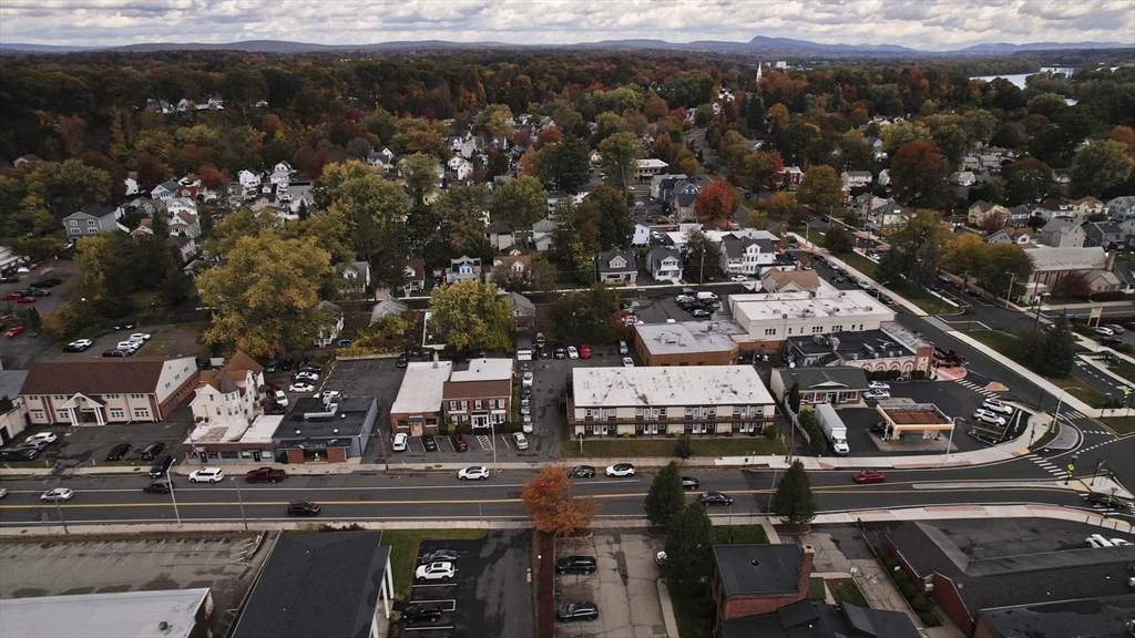 62 Westfield St - Photo 1