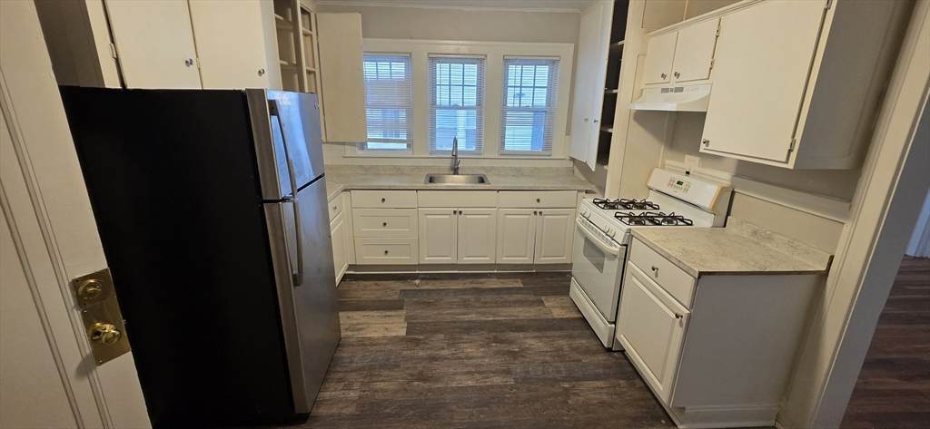 33 Harbor St - Photo 1