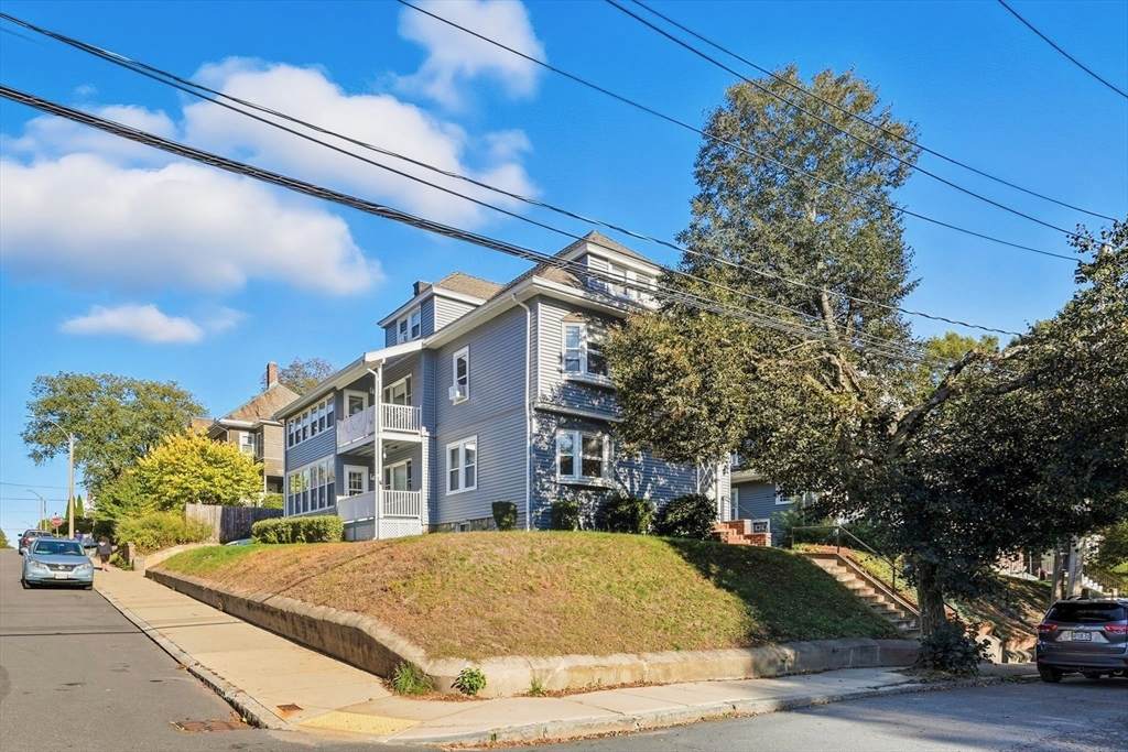 121-123 Willow St - Photo 1