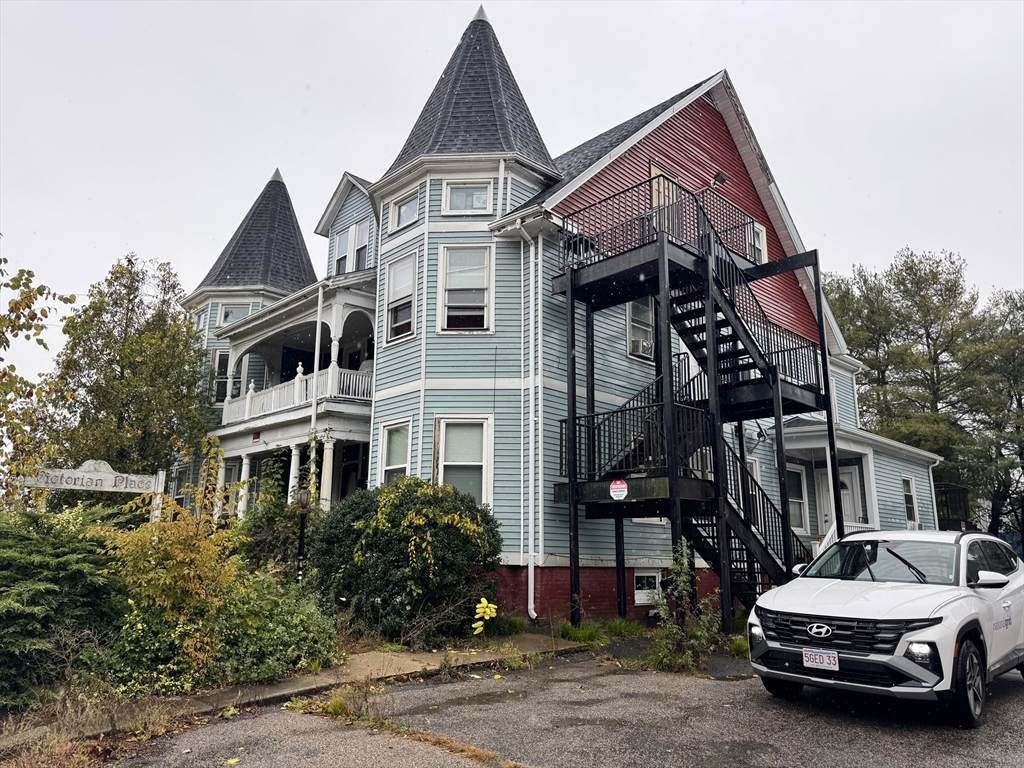 41 Pleasant St - Photo 1