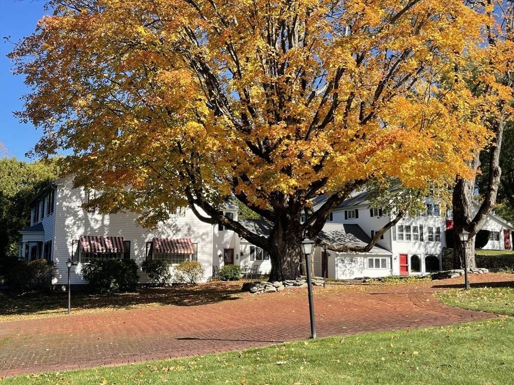 192 W Main St - Photo 1