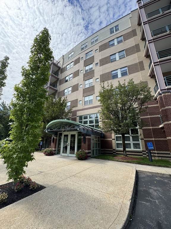 273 Cambridge Rd - Photo 1