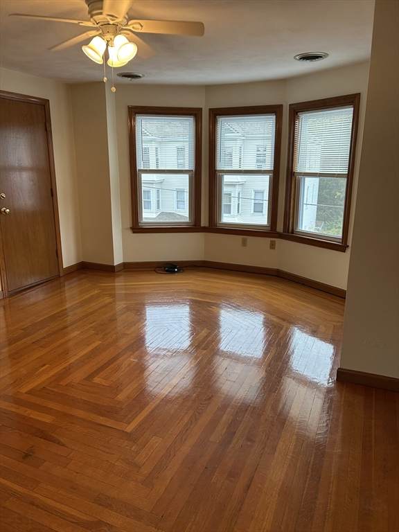 913 Bedford St - Photo 1