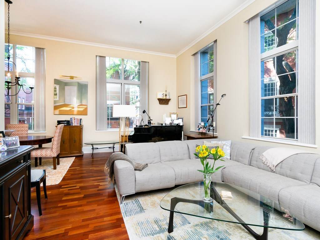 30 Monument Square - Photo 1