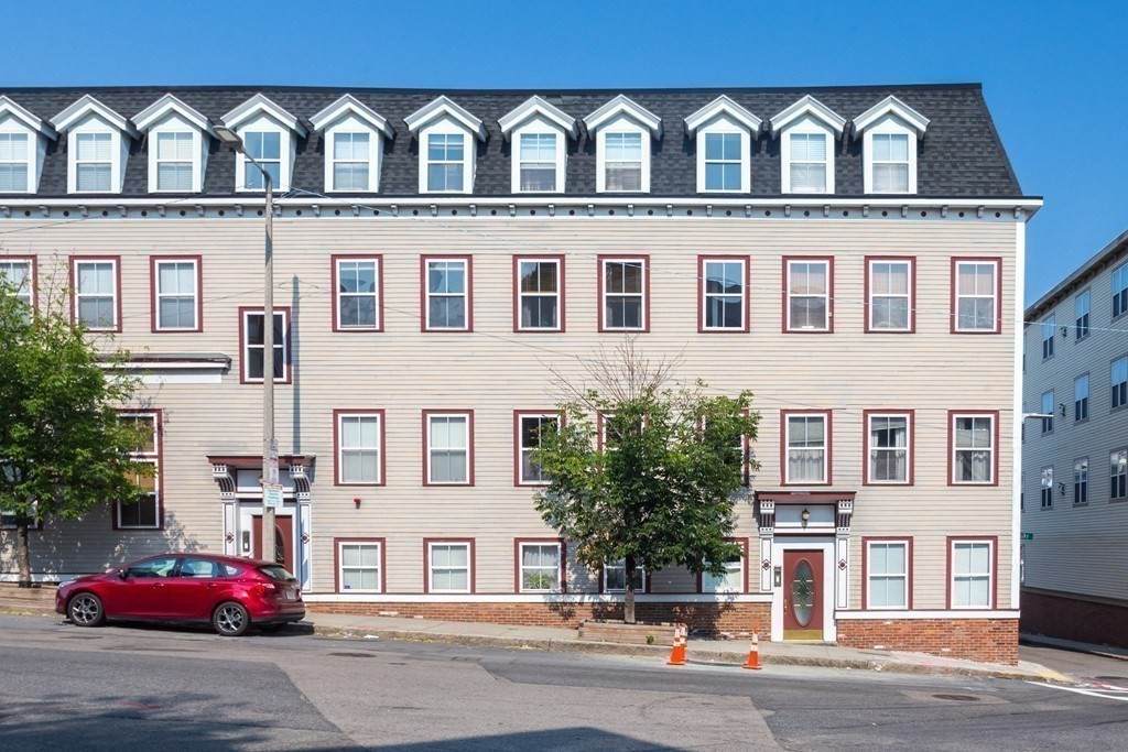 352 W 3rd St - Photo 1