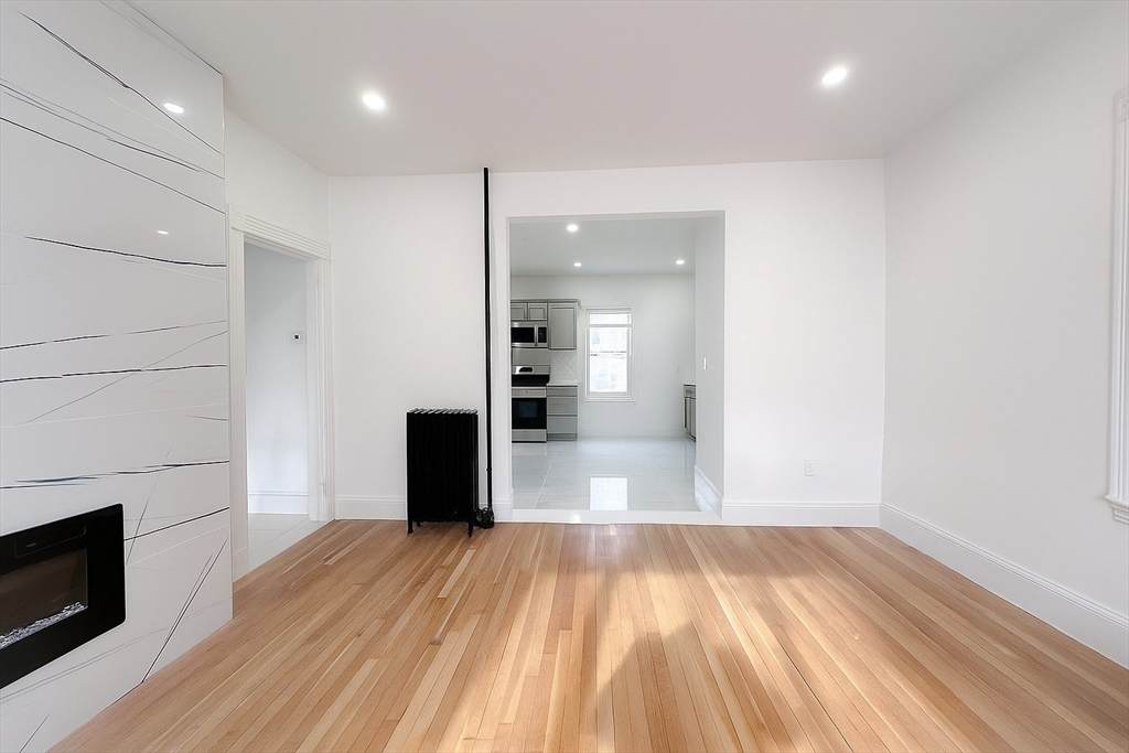 70 Nelson St - Photo 1
