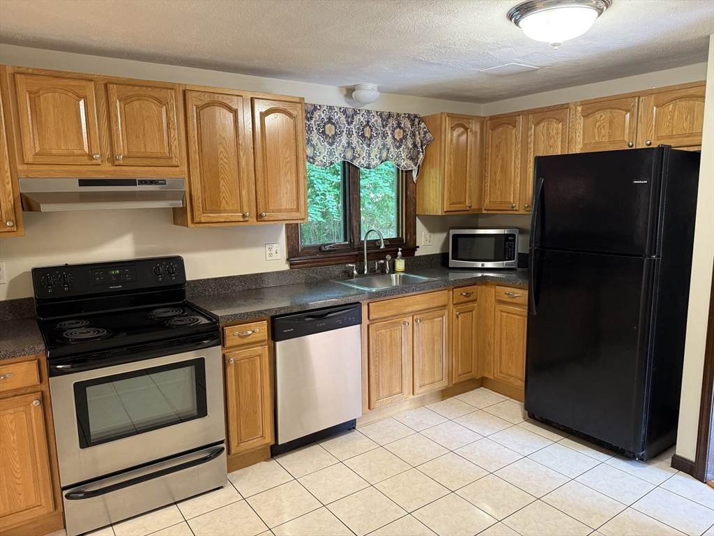 17 Circle Rd - Photo 1