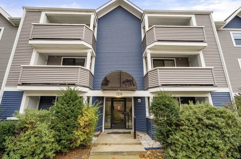 1214 Vfw Pkwy - Photo 1