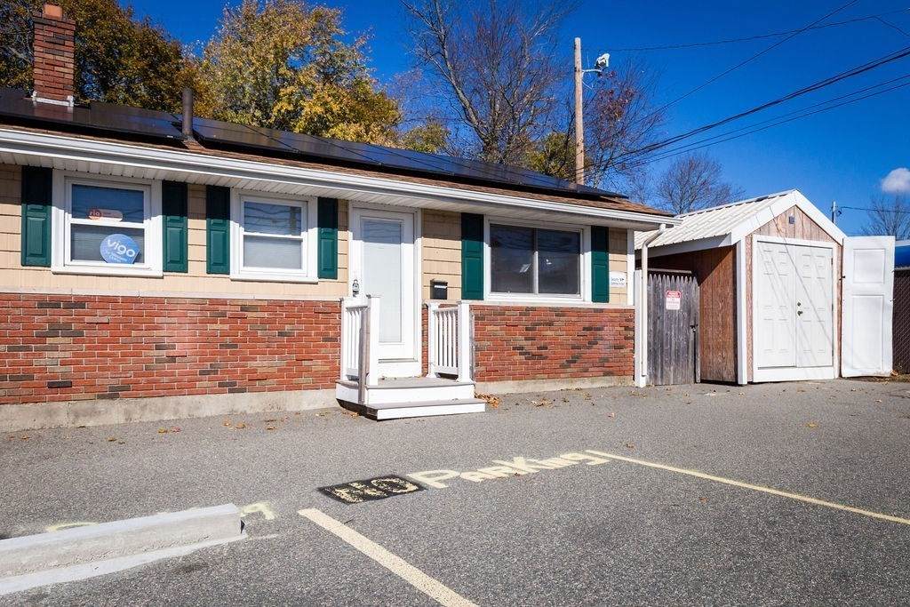 616 Centre St - Photo 1