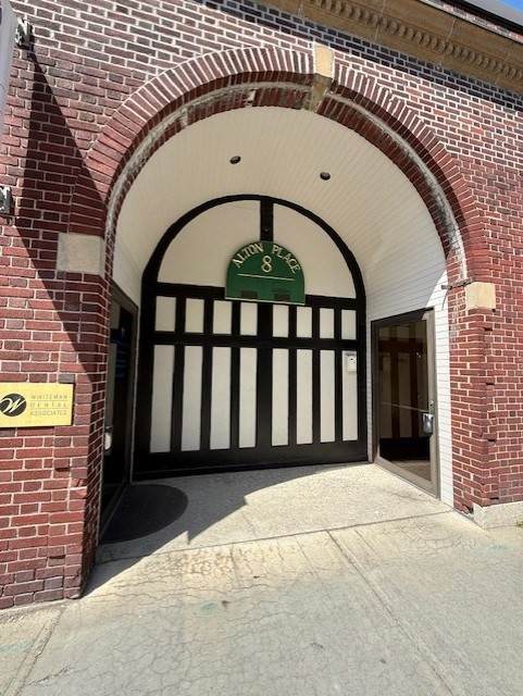 8 Alton Pl - Photo 1